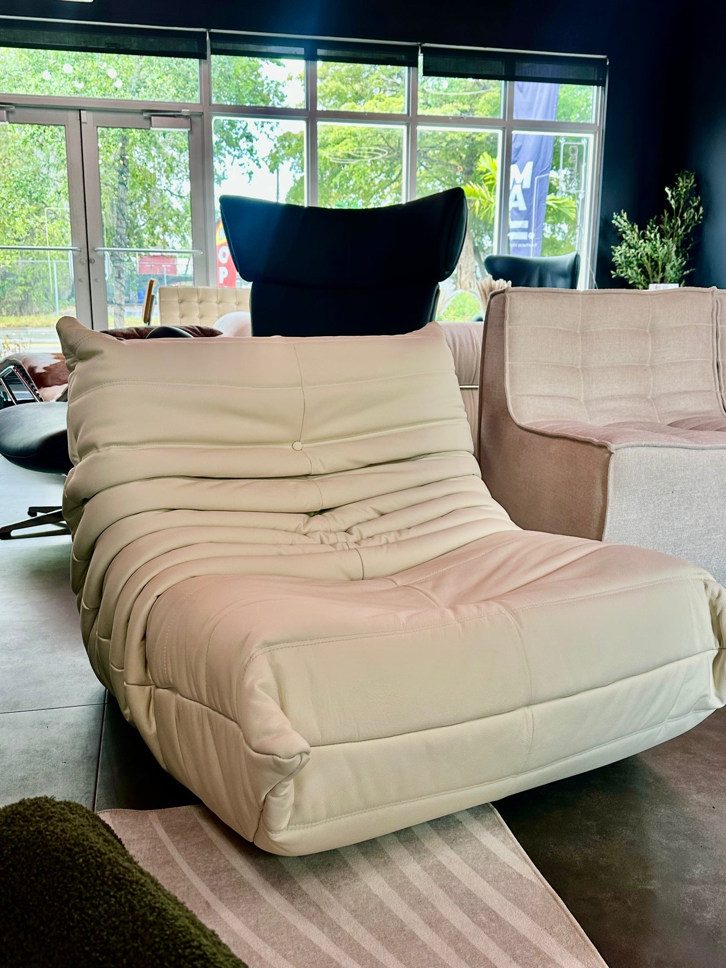 TOGO CHAIR